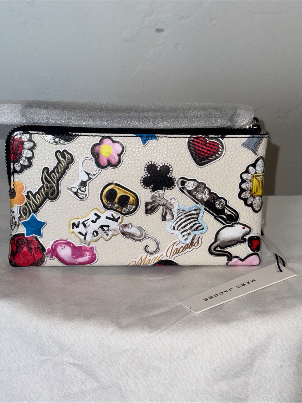 Marc Jacobs White Sticker-Print Zip Pouch with Multicolor Motifs - Picture 3 of 3